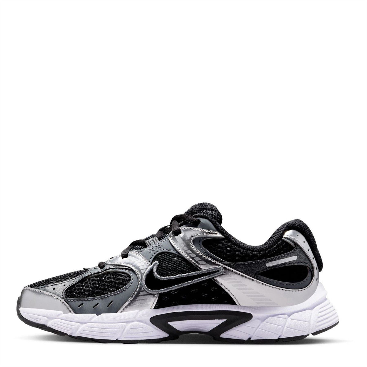 Nike V5 Runner Low Top Textured Sneakers