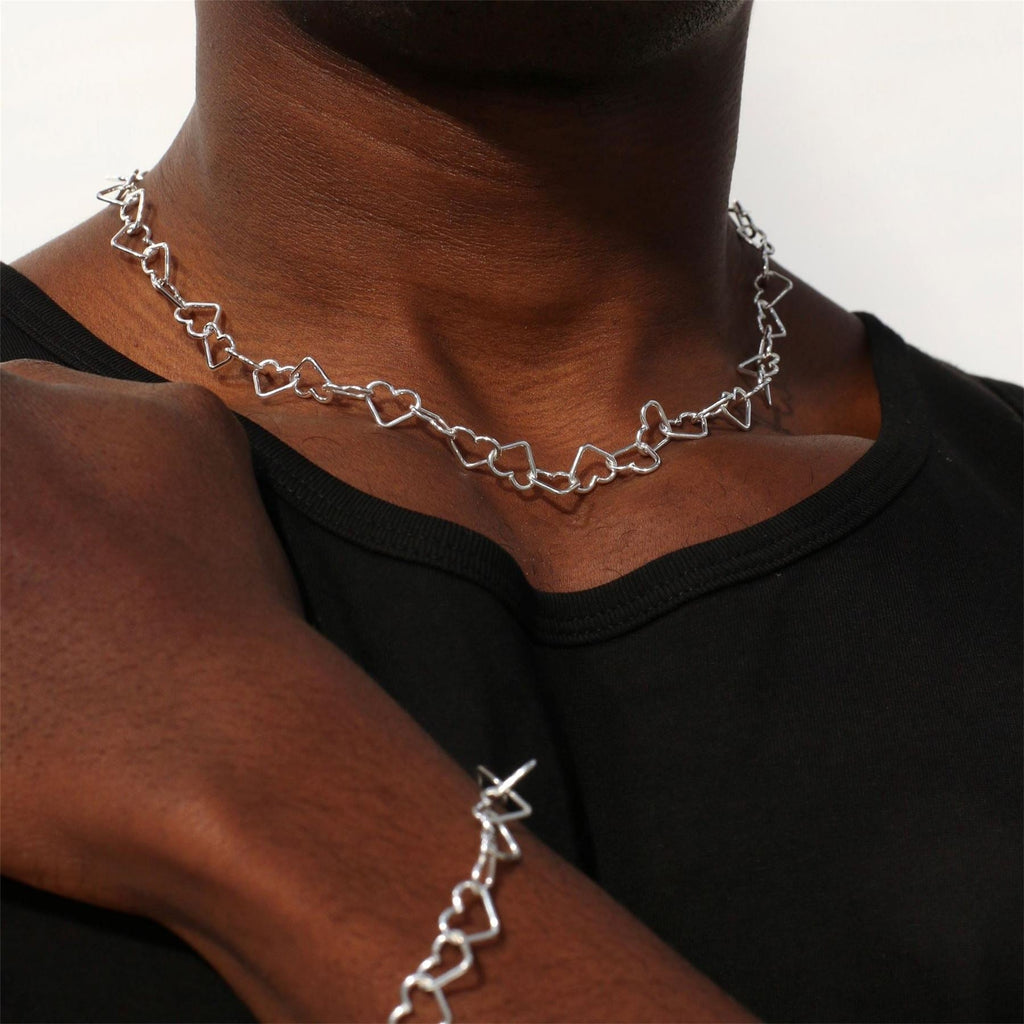 Common Lines Heart Link Necklace